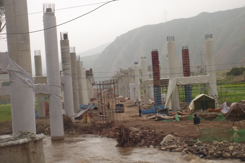 甘肅蘭州至郎木寺高速公路臨夏至合作段十標橋梁工程